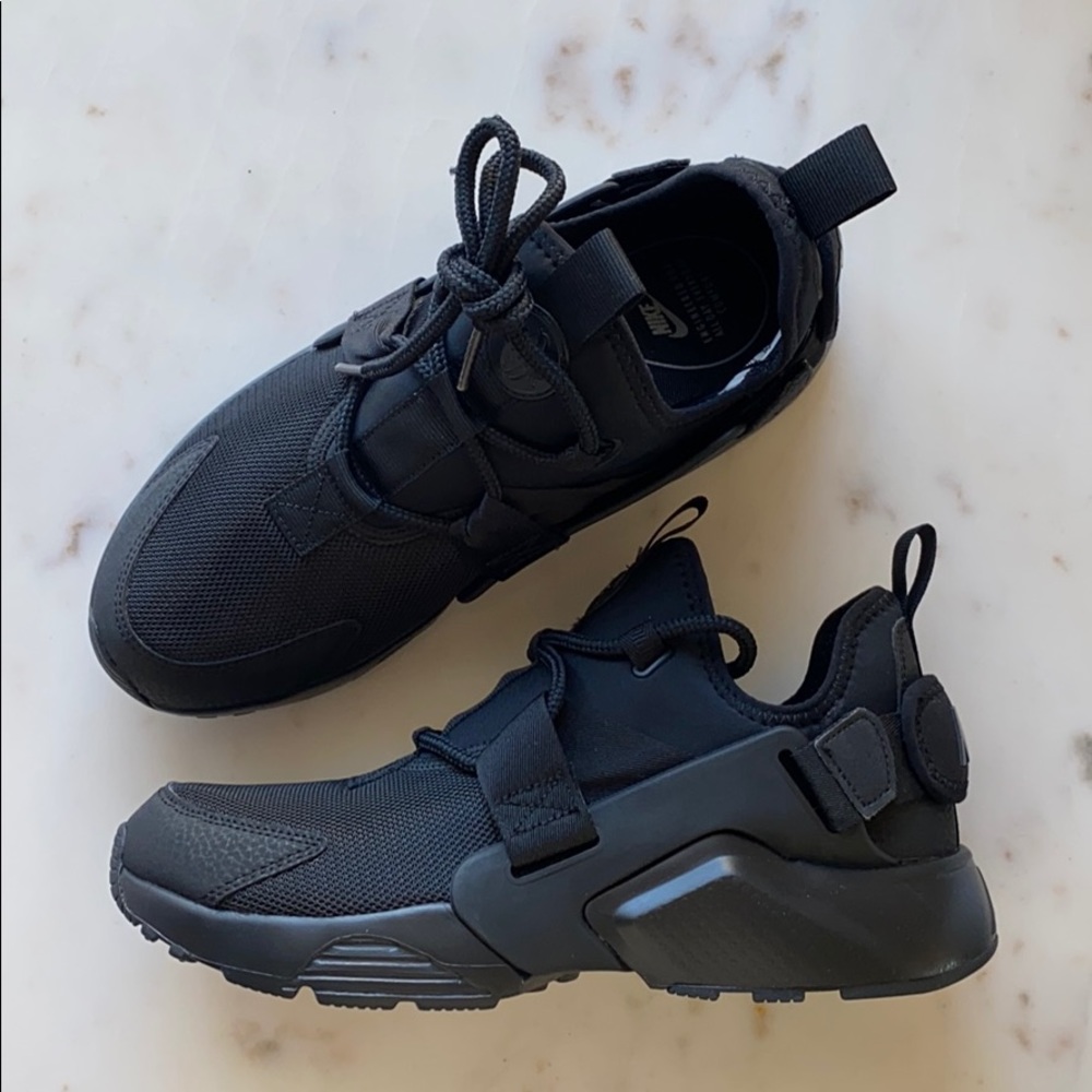New Nike Air huarache city triple black - Picture 4 of 8